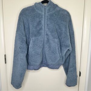 Girlfriend Collective Recycled Fleece Bomber Sherpa
Full-Zip Jacket in Blue